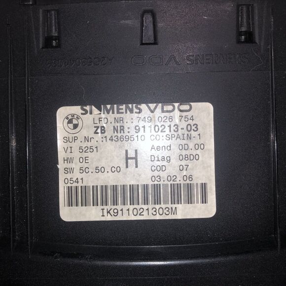 2006 BMW 323i MPH Speedometer Instrument Gauge Cluster Unit Model Number 9110213 - Picture 2 of 5